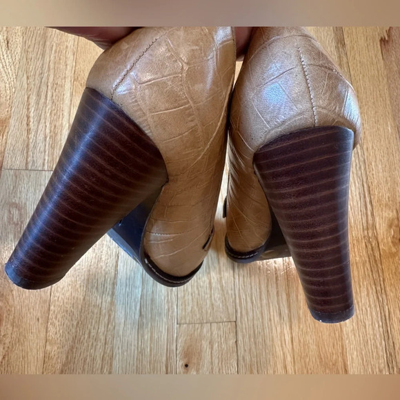 Banana Republic Penny Loafer Heels - Picture 6 of 7